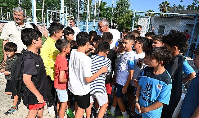 Kemer'de Futbol Okulu'na Mangal Partisi Düzenlendi