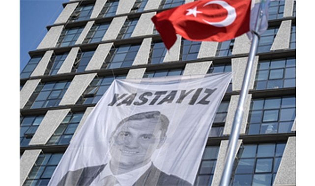 Ferdi Zeyrek, Gözyaşlarıyla Uğurlandı