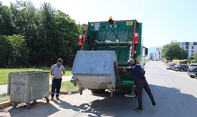 Kartepe'de Bayram Öncesi Genel Temizlik Seferberliği