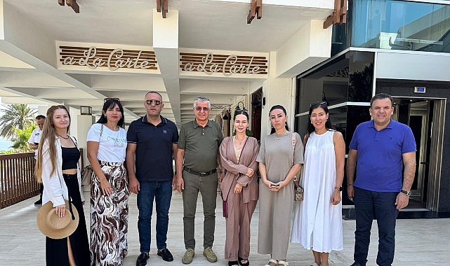 Kemer'de Yabancı Kadınlarla Temizlik Kahvaltısı