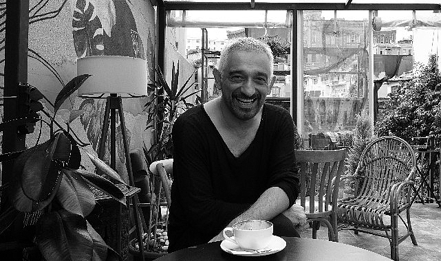Yalçın Konuk'tan Zamansız Müzikal Yolculuk: UZ